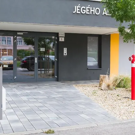 Spacy Modern Near Hockey Stadium Bratysława