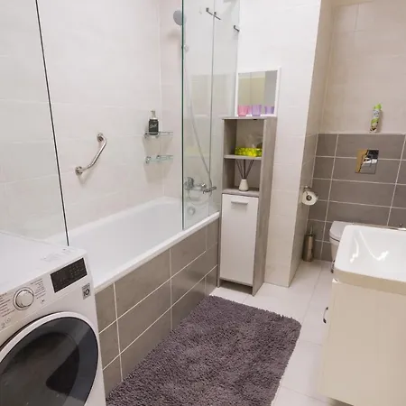 Spacy Modern Near Hockey Stadium *