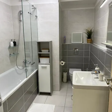 Apartament Spacy Modern Near Hockey Stadium