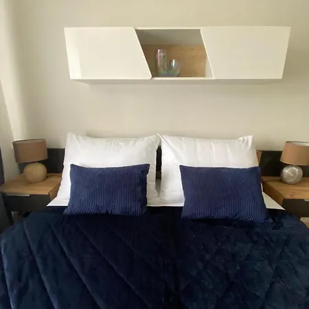 Spacy Modern Near Hockey Stadium Apartment
